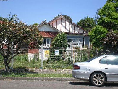 View Photo: House Before Removal