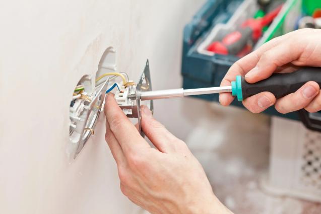Read Article: Understanding the Differences between DIY and Professional Electrical 