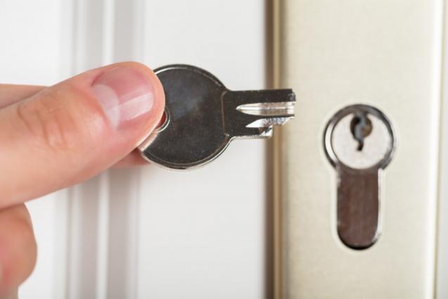 Read Article: Stay Calm and Read On: A Handy Guide to Handling a Key Stuck in the Lock