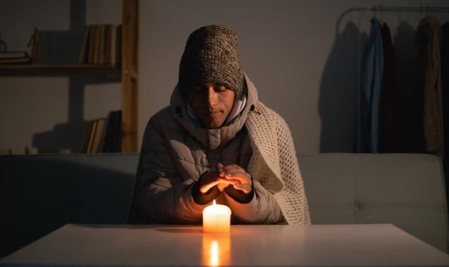 Read Article: Surviving Power Outages: Essential Steps to Take During a Blackout