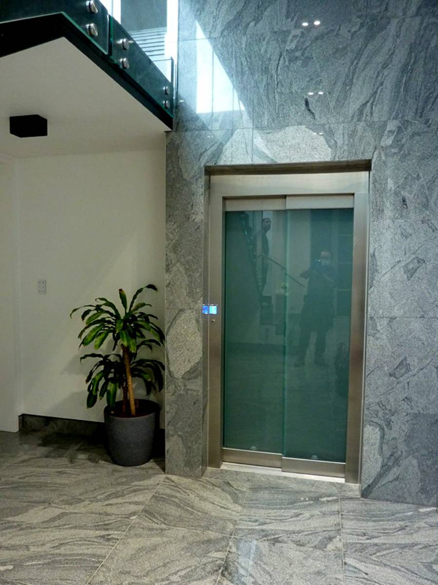 View Photo: Residential Elevator with Glass Door