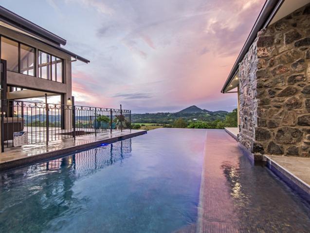Infinity Pools: Uses, Benefits, Safety & Things to Consider Before Installing One