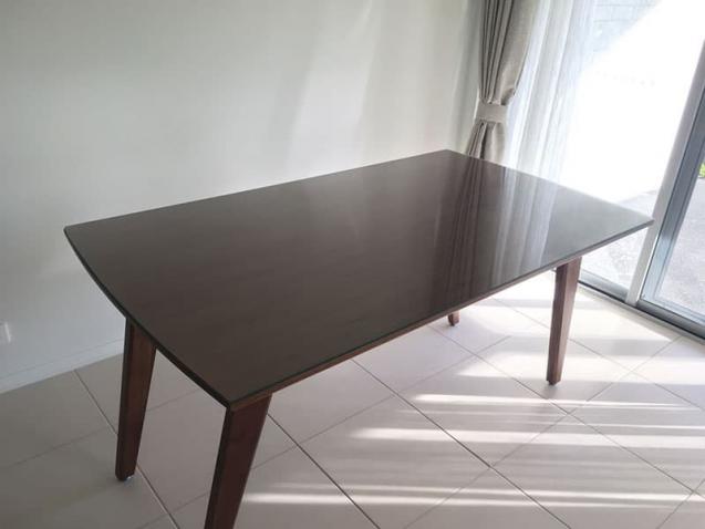View Photo: Glass Table Top - Curved Edge