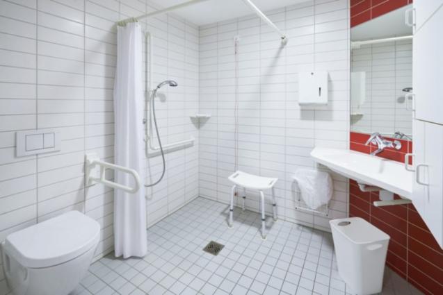 Bathroom Safety Design Considerations for Seniors