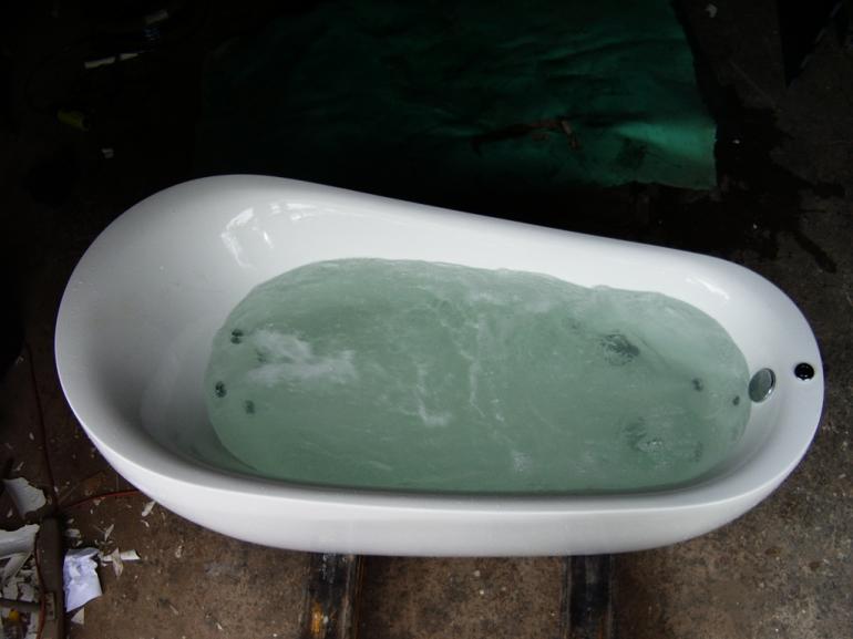 Freestanding Oval Spa